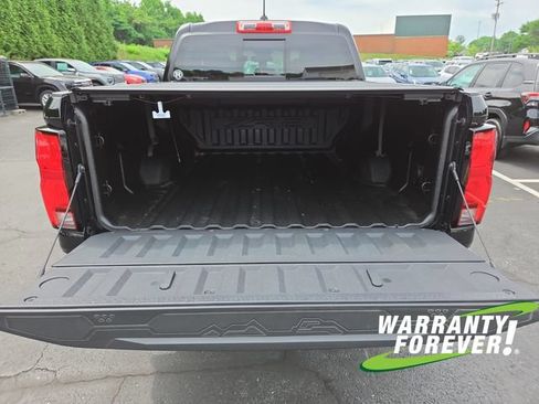 Used 2024 Chevrolet Colorado ZR2 w/ ZR2 Convenience Package III AWD/4WD image 18