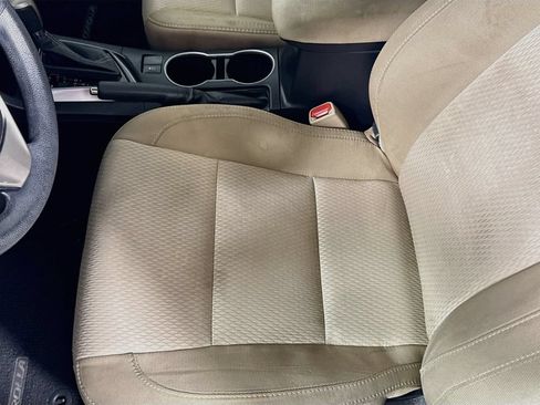 Used 2016 Toyota Corolla LE FWD image 17