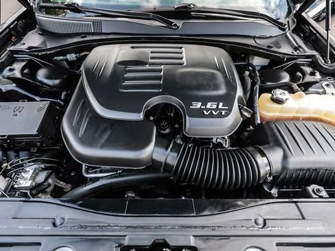 Used 2015 Chrysler 300 C RWD image 65
