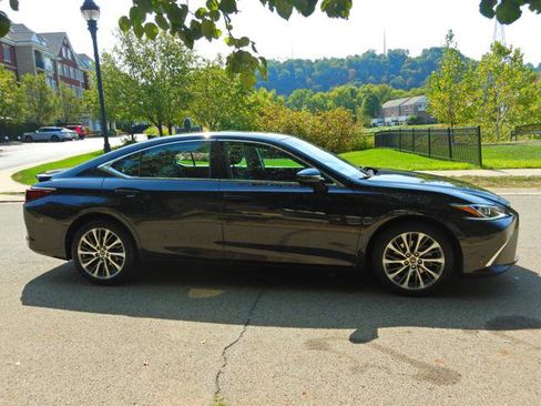 Used 2021 Lexus ES 250 w/ Premium Package image 11