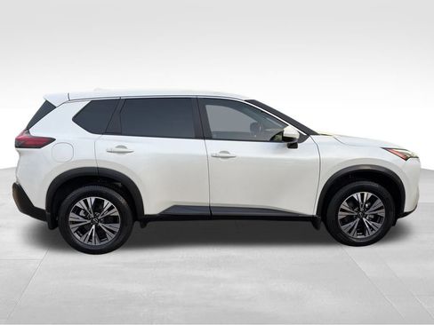 Used 2023 Nissan Rogue SV image 7