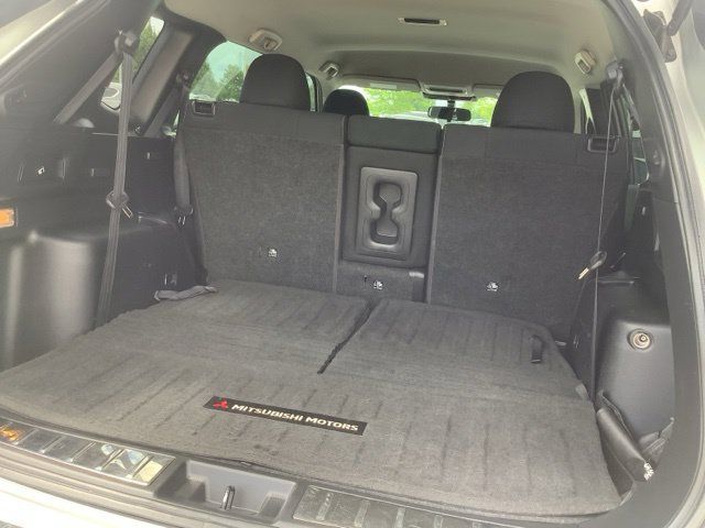 Used 2022 Mitsubishi Outlander ES FWD image 41