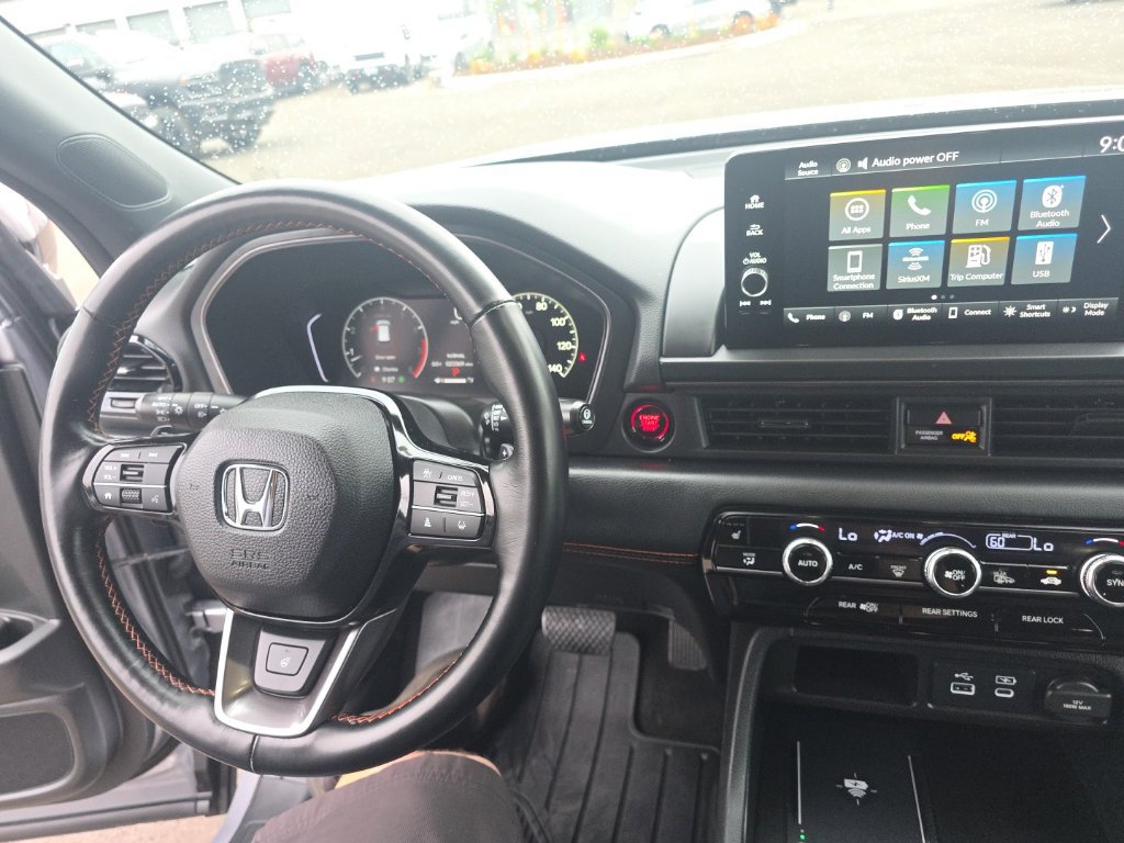 Used 2025 Honda Pilot TrailSport image 17
