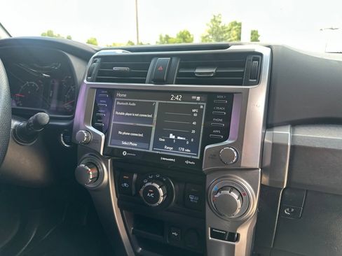 Used 2020 Toyota 4Runner SR5 Premium w/ Moonroof Package RWD image 23