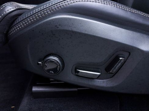 Used 2023 Volvo XC60 B6 Ultimate w/ Protection Package Premier image 22