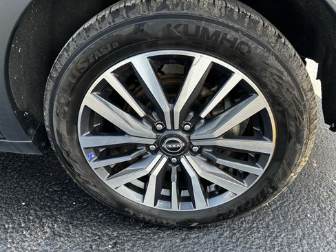 Used 2024 Nissan Kicks SR w/ SR Premium Package FWD image 29