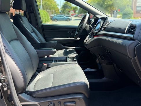 Used 2023 Honda Odyssey Sport image 15