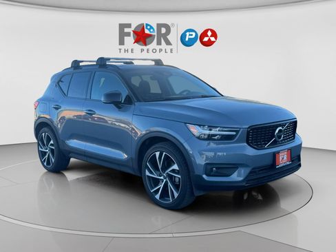 Used 2020 Volvo XC40 T4 R-Design w/ Protection Package Premier image 7