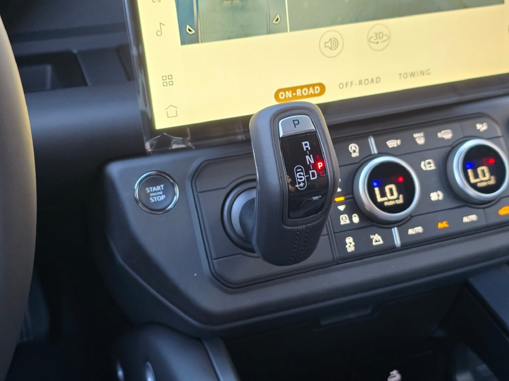 New 2026 Land Rover Defender 110 X-Dynamic SE AWD/4WD image 24