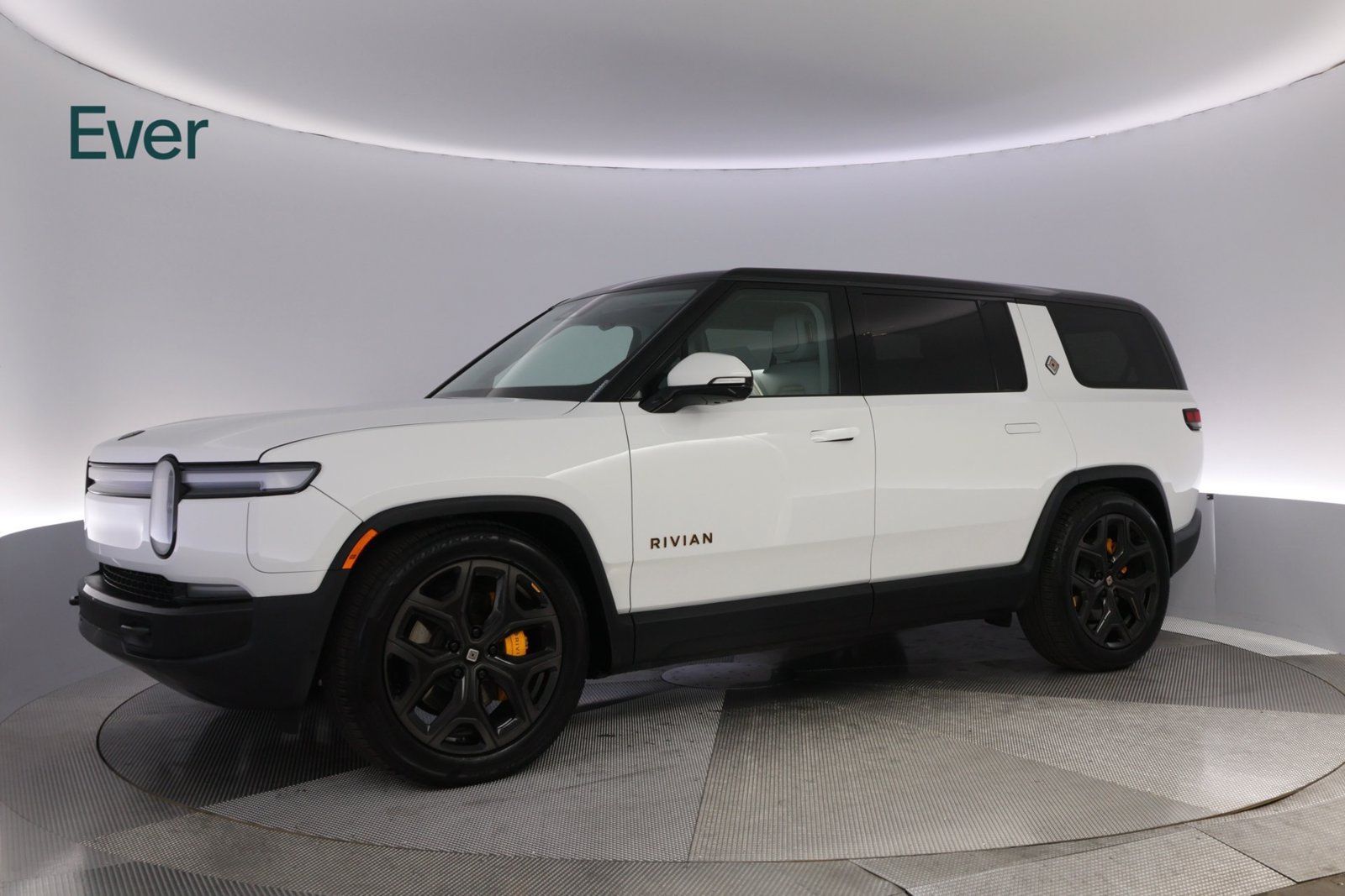 Used 2025 Rivian R1S Premium Dual AWD/4WD image 18