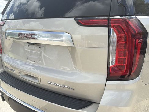 Used 2021 GMC Yukon XL Denali w/ Denali Premium Package RWD image 11