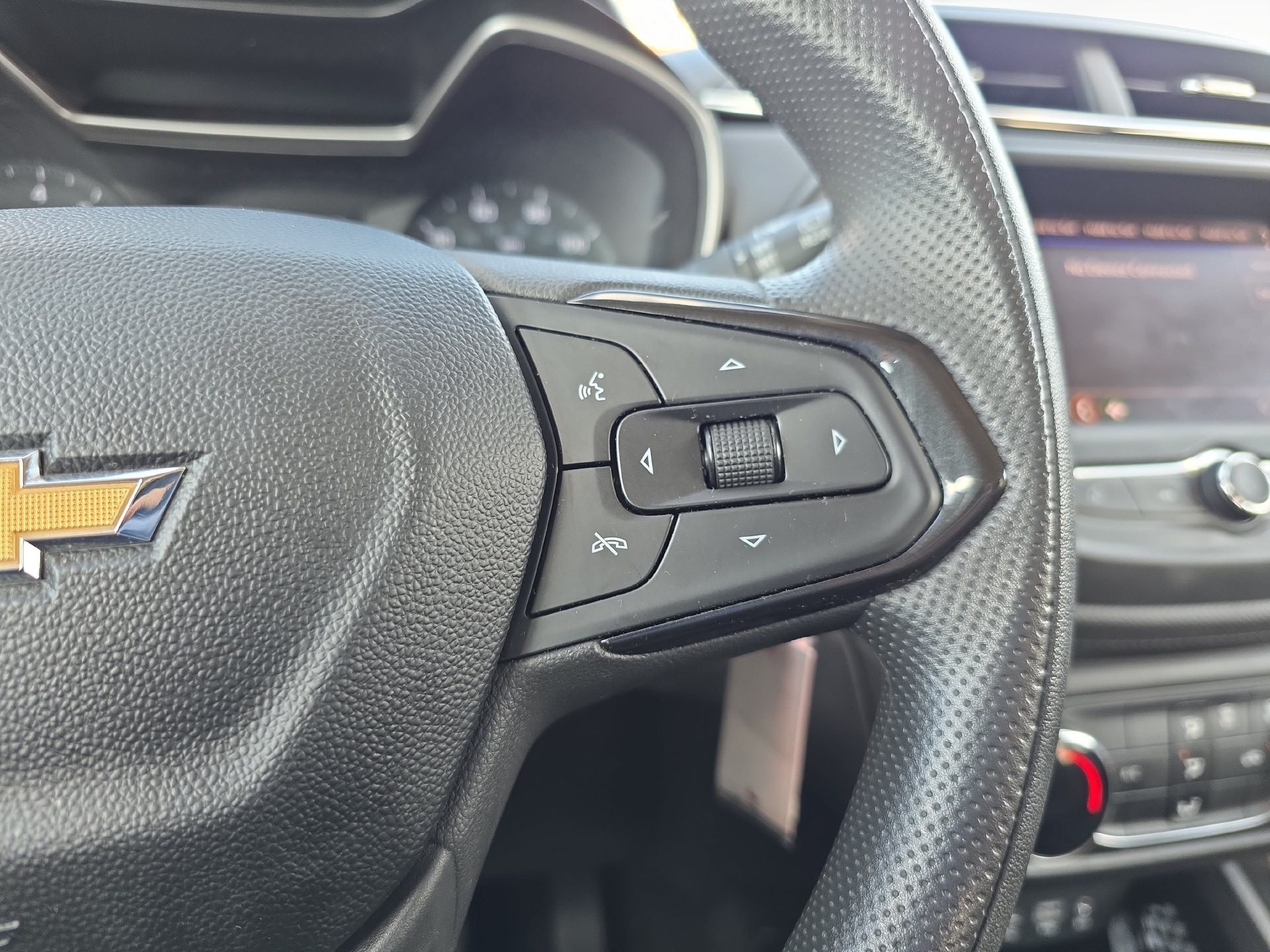 Used 2021 Chevrolet TrailBlazer LS FWD image 17