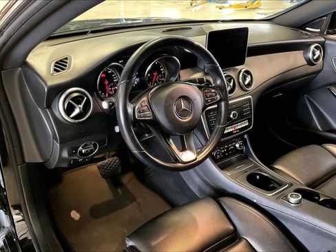 Used 2019 Mercedes-Benz CLA 250 CLA 250 image 17