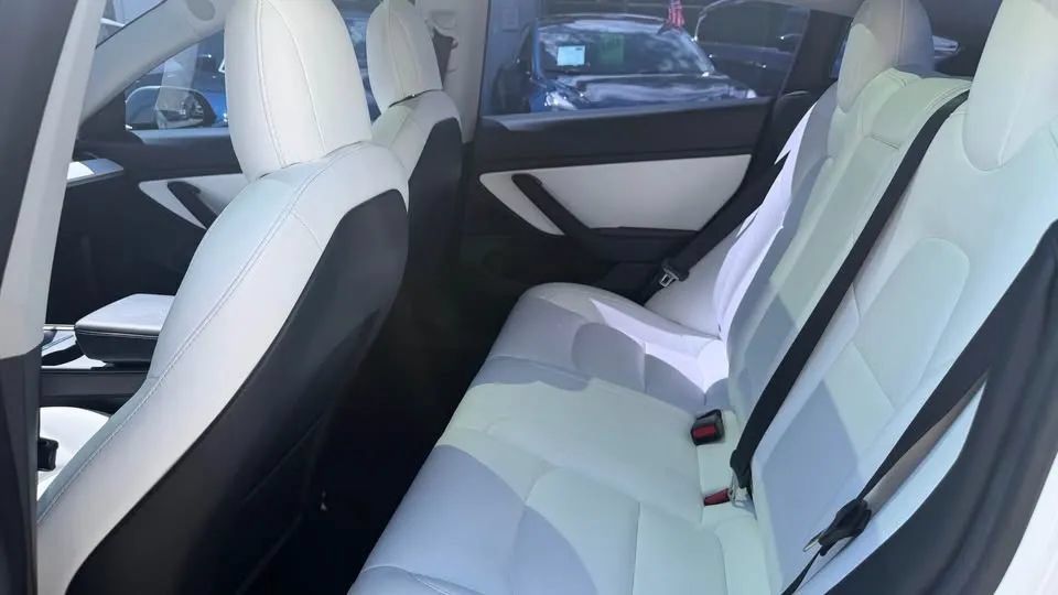 Used 2021 Tesla Model 3 Standard Range Plus RWD image 10