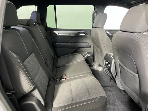 Used 2025 GMC Acadia Elevation image 32