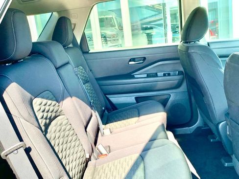 Used 2022 Nissan Pathfinder SV FWD image 23