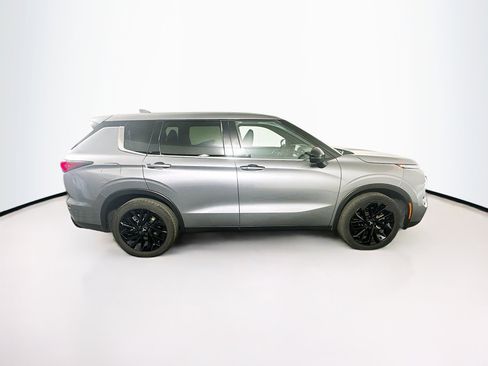 Used 2024 Mitsubishi Outlander SE image 10
