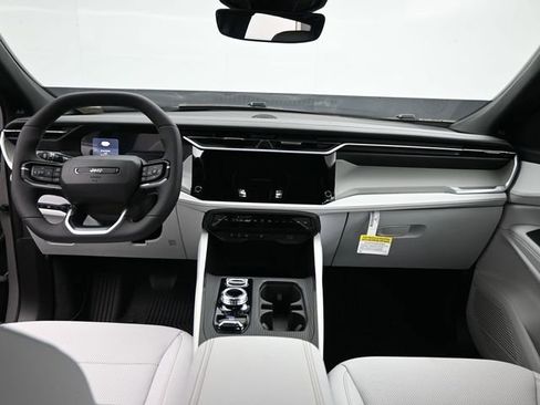 New 2026 Jeep Cherokee Limited AWD/4WD image 25