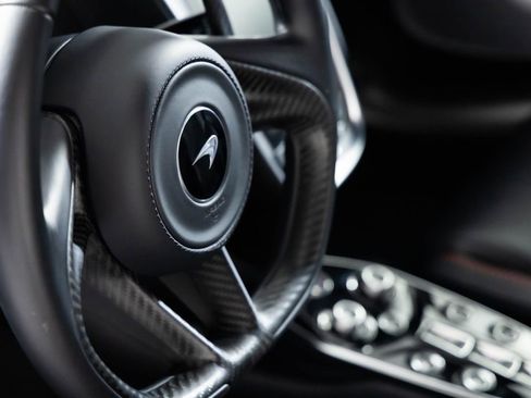 Used 2022 McLaren GT image 38