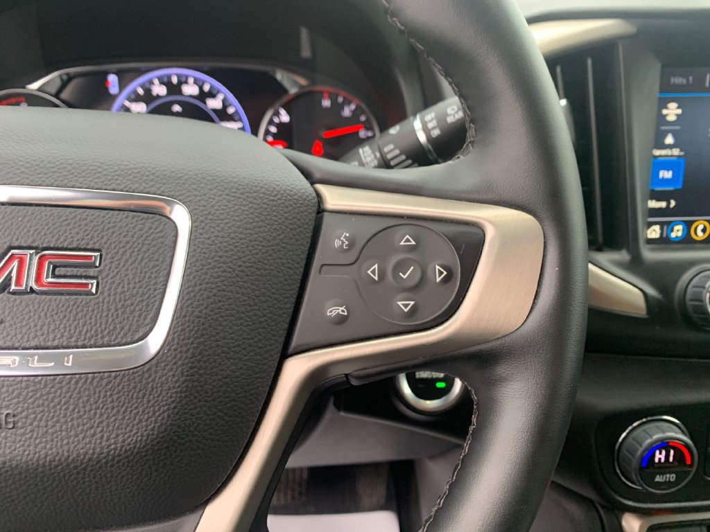Used 2023 GMC Terrain Denali w/ Denali Premium Package AWD/4WD image 28