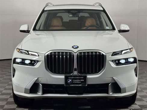 Used 2025 BMW X7 xDrive40i w/ Premium Package image 6