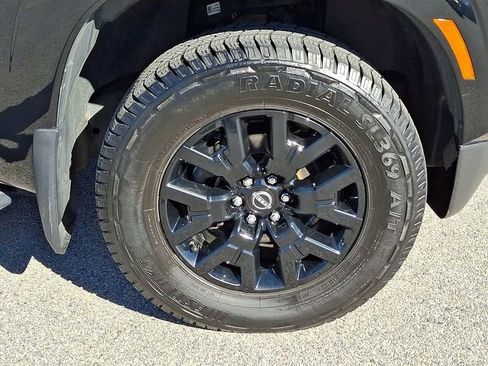 Used 2023 Nissan Frontier SV w/ Midnight Edition Package image 8