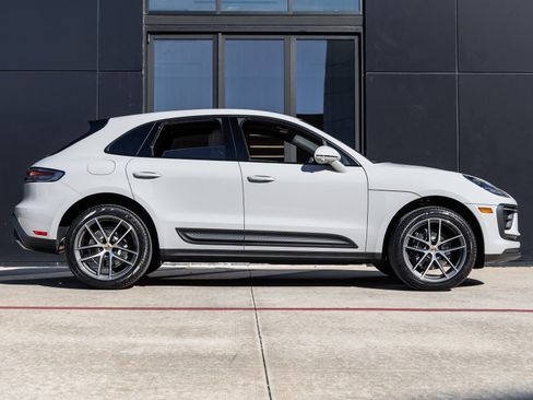 New 2026 Porsche Macan AWD/4WD image 12
