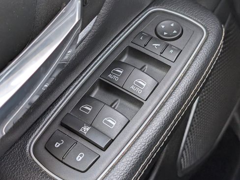 Used 2022 RAM 1500 Laramie image 12