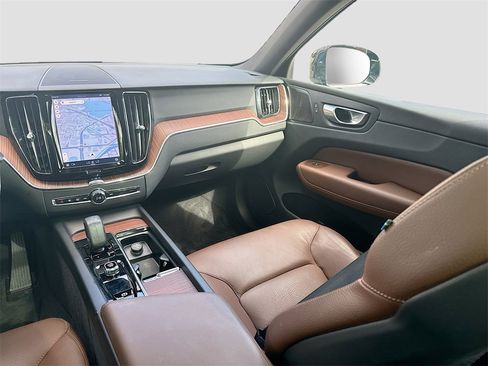 Used 2023 Volvo XC60 B5 Plus w/ Protection Package Premier image 26
