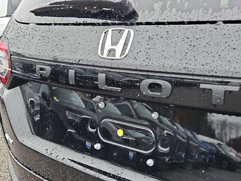 New 2025 Honda Pilot EX-L image 5