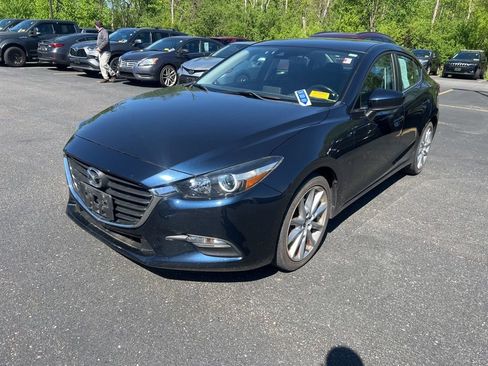 Used 2017 MAZDA MAZDA3 Touring FWD image 3