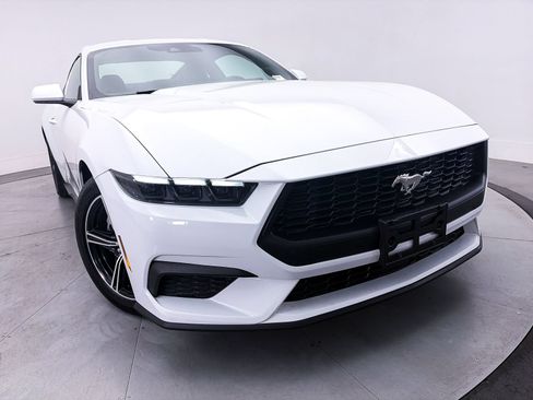 Used 2025 Ford Mustang Premium RWD image 1