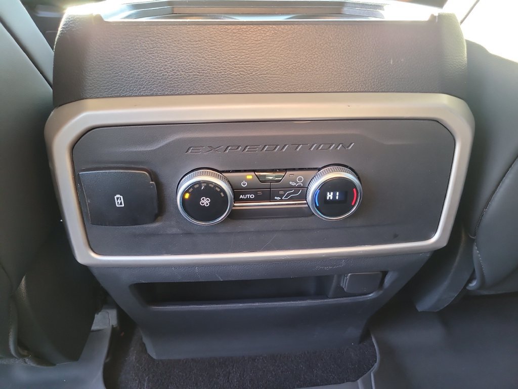 Used 2022 Ford Expedition XLT RWD image 17