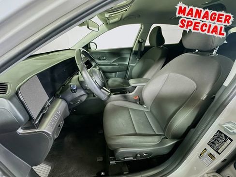 Used 2025 Hyundai Kona SEL FWD image 12