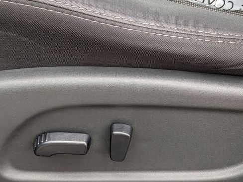 Used 2019 Nissan Pathfinder SV image 11