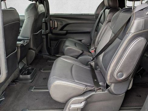 Used 2025 Toyota Sienna XLE Woodland Edition image 21