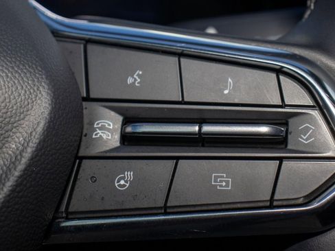 Used 2025 Chevrolet Equinox LT image 28