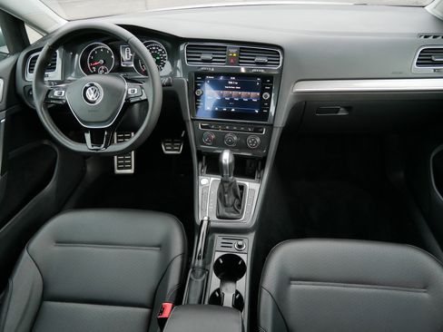Used 2019 Volkswagen Golf Alltrack SE image 10