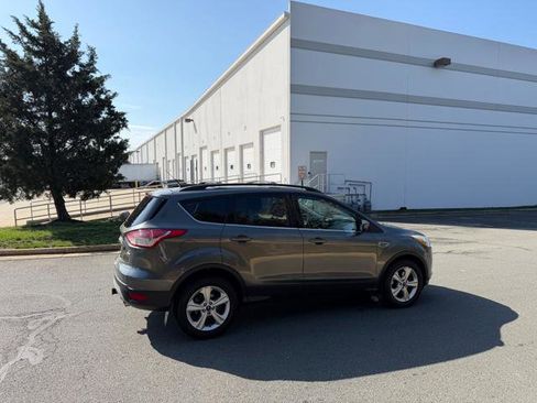 Used 2014 Ford Escape SE w/ Equipment Group 201A image 4