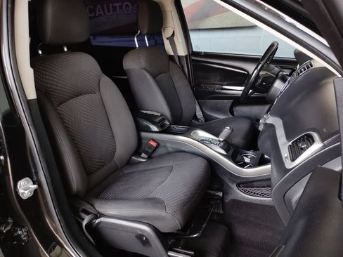 Used 2018 Dodge Journey SXT w/ Connectivity Group FWD image 13