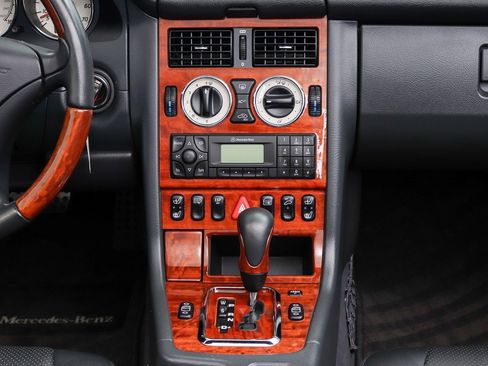 Used 2003 Mercedes-Benz SLK 320 image 27