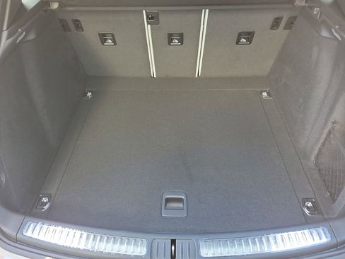 New 2026 Porsche Macan image 16