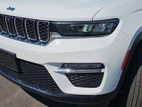 Used 2022 Jeep Grand Cherokee Limited 4xe w/ Luxury Tech Group II image 35