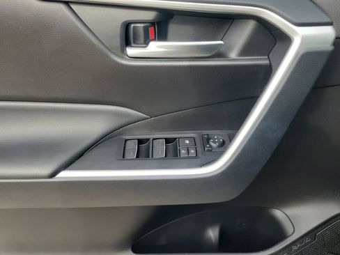 Used 2023 Toyota RAV4 XLE Premium image 16