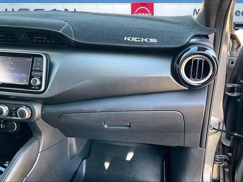 Used 2019 Nissan Kicks S image 22