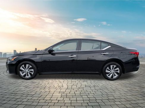 Certified 2025 Nissan Altima 2.5 S FWD image 8