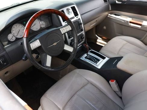 Used 2006 Chrysler 300 C w/ Protection Group II RWD image 6
