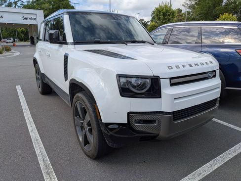 Used 2024 Land Rover Defender 110 X-Dynamic SE AWD/4WD image 1