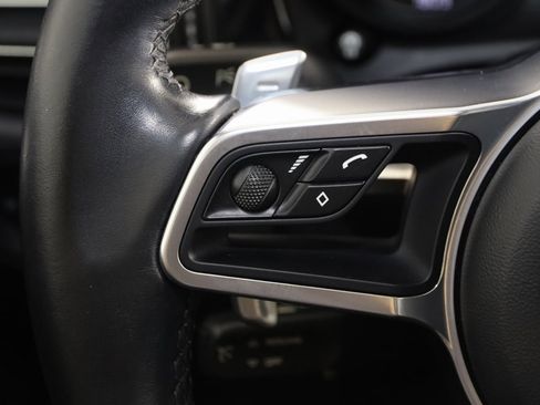 Used 2020 Porsche Macan image 41