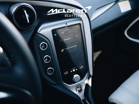 Used 2024 McLaren 750S Spider image 29